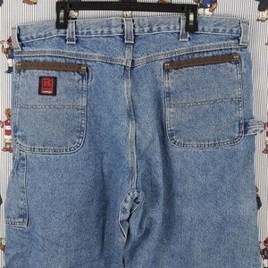 Riggs Workwear by Wrangler dura shield med wash denim carpenter work jeans 42/30